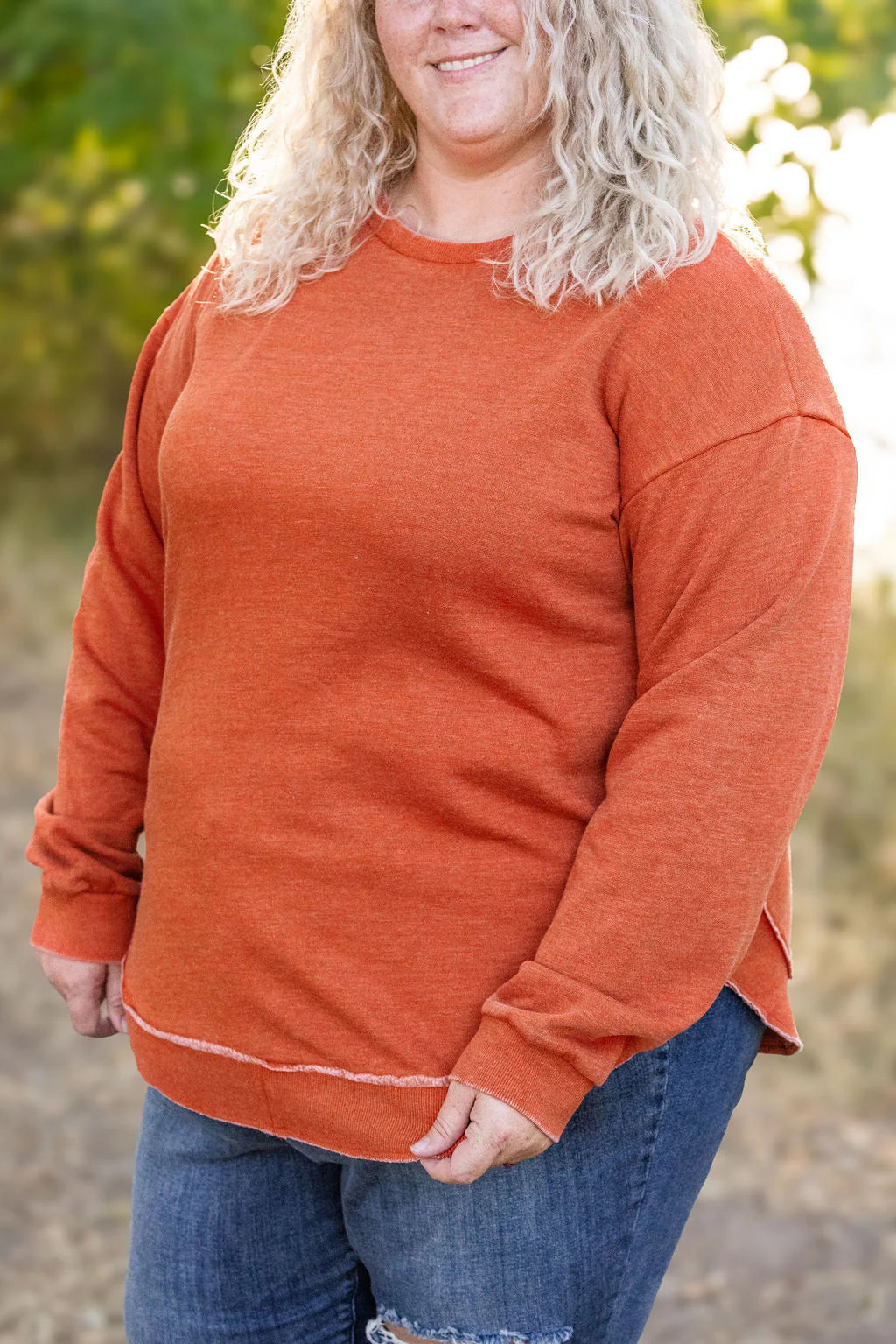 Vintage Wash Pullover in Rust