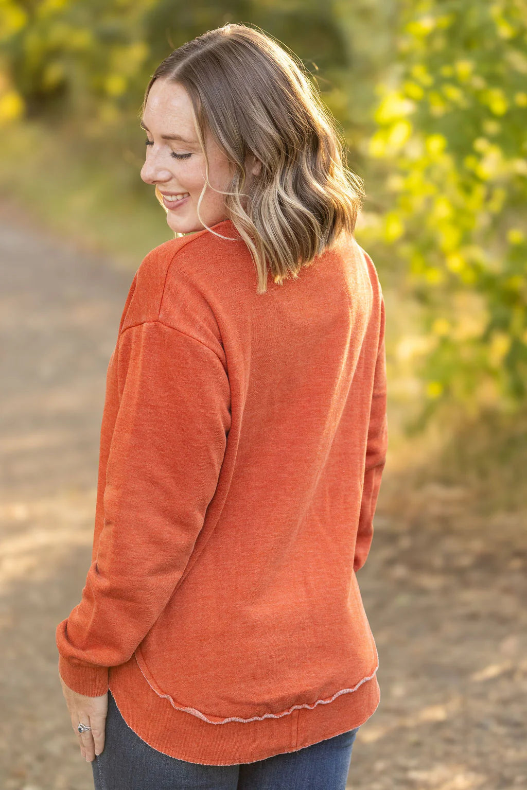 Vintage Wash Pullover in Rust