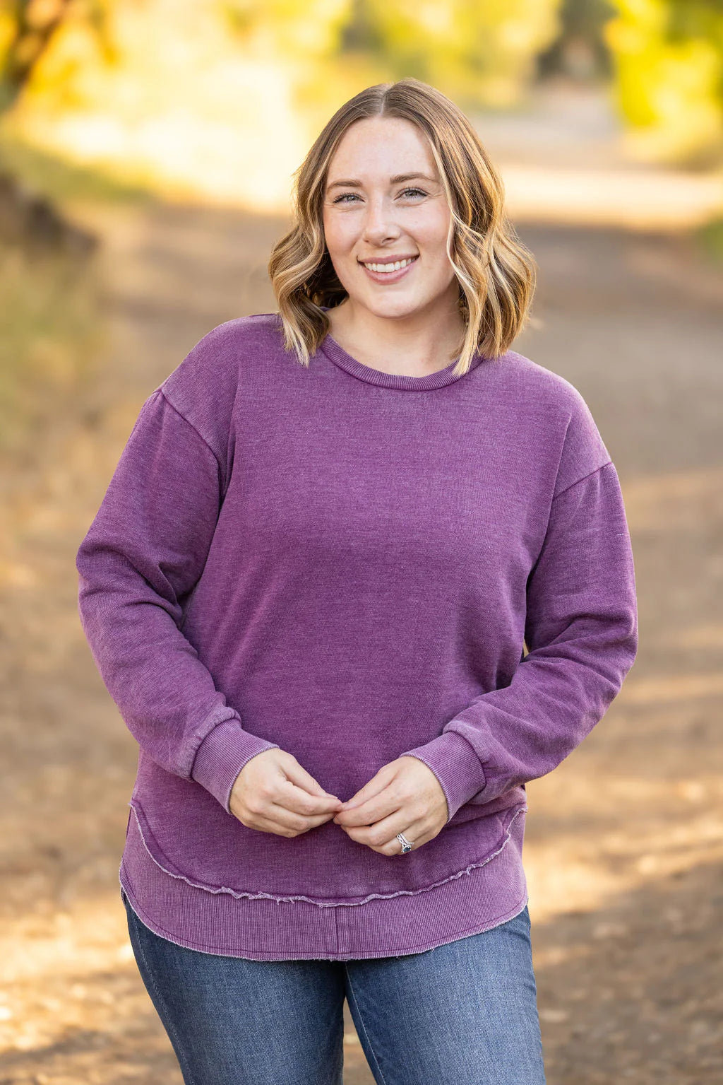 Vintage Wash Pullover in Purple