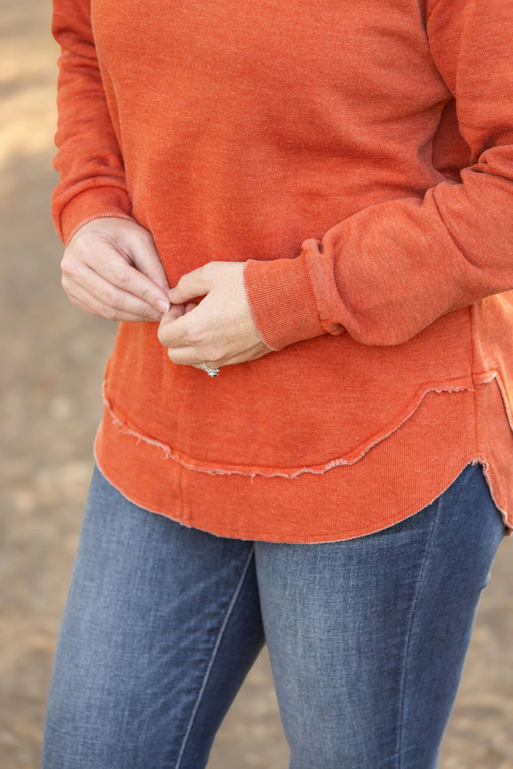 Vintage Wash Pullover in Rust