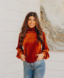 Velvet Turtleneck in Rust