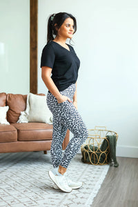 Athleisure Leggings - Snow Leopard