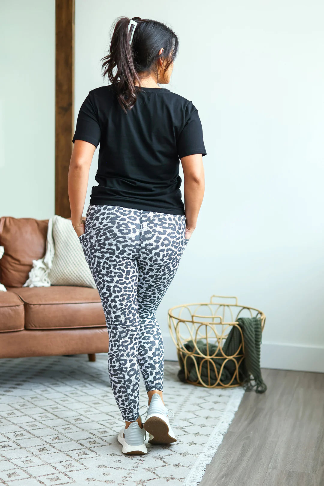 Athleisure Leggings - Snow Leopard