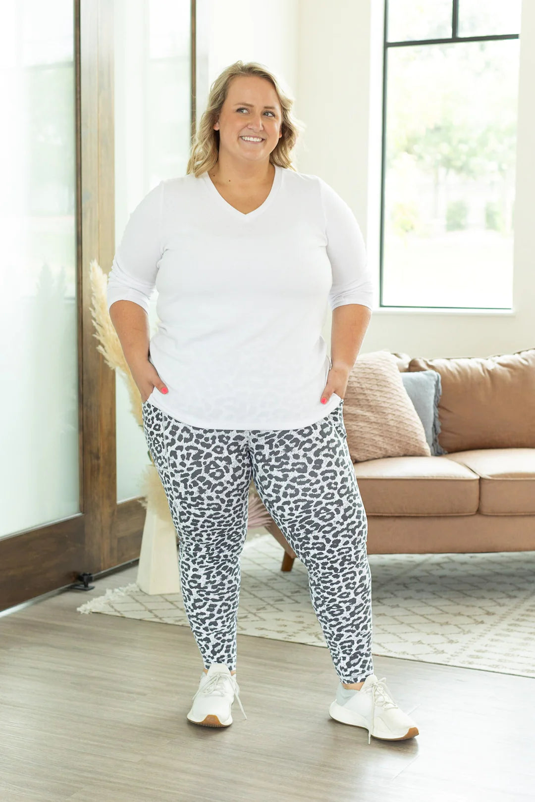 Athleisure Leggings - Snow Leopard