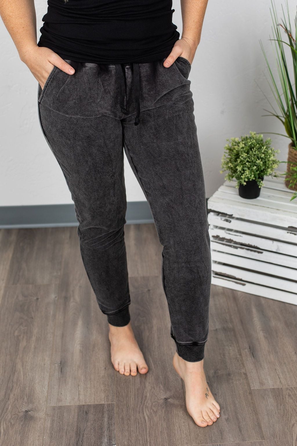 Vintage Wash Joggers - Black