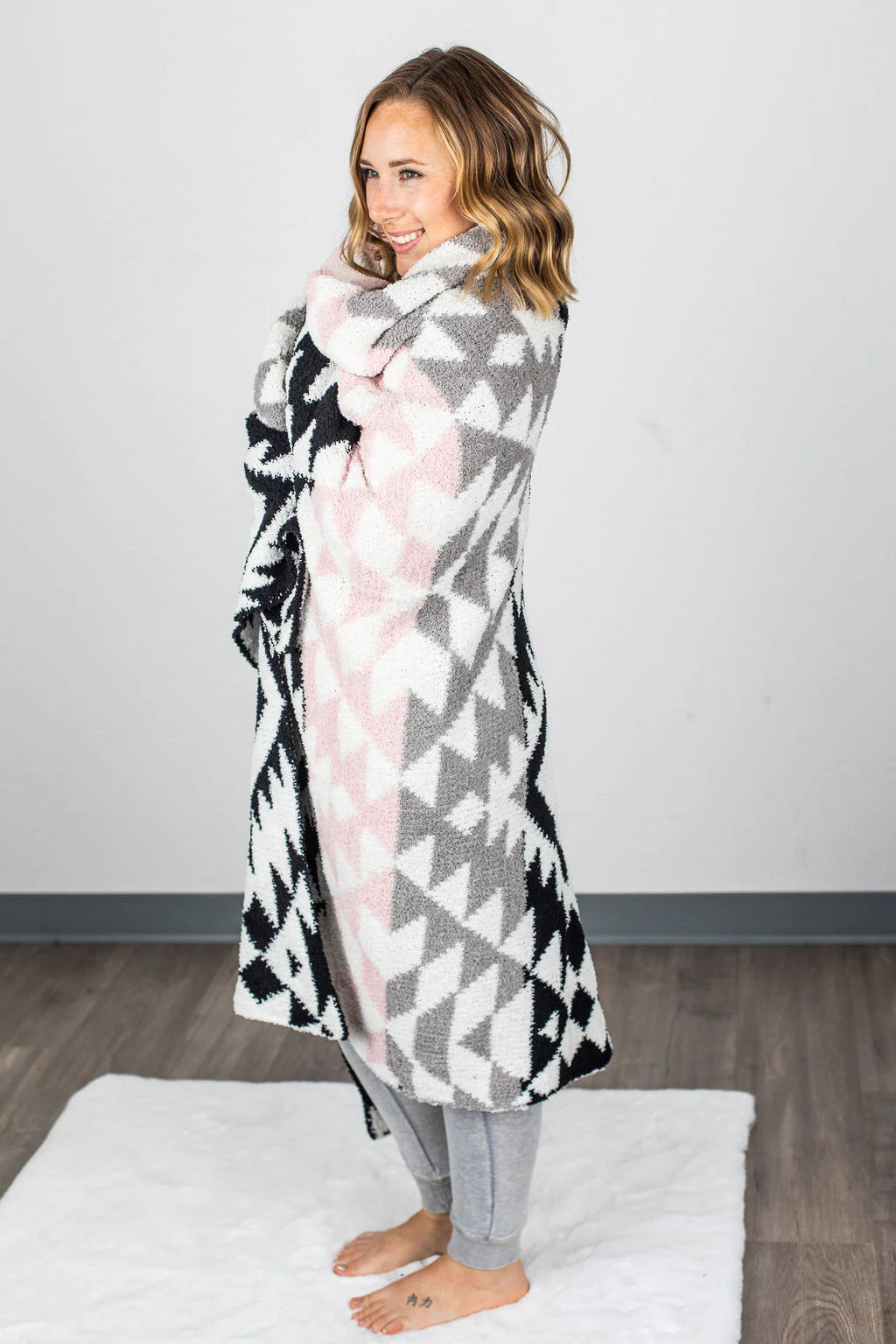 Plush and Fuzzy Blanket - Grey/Pink/Black Aztec