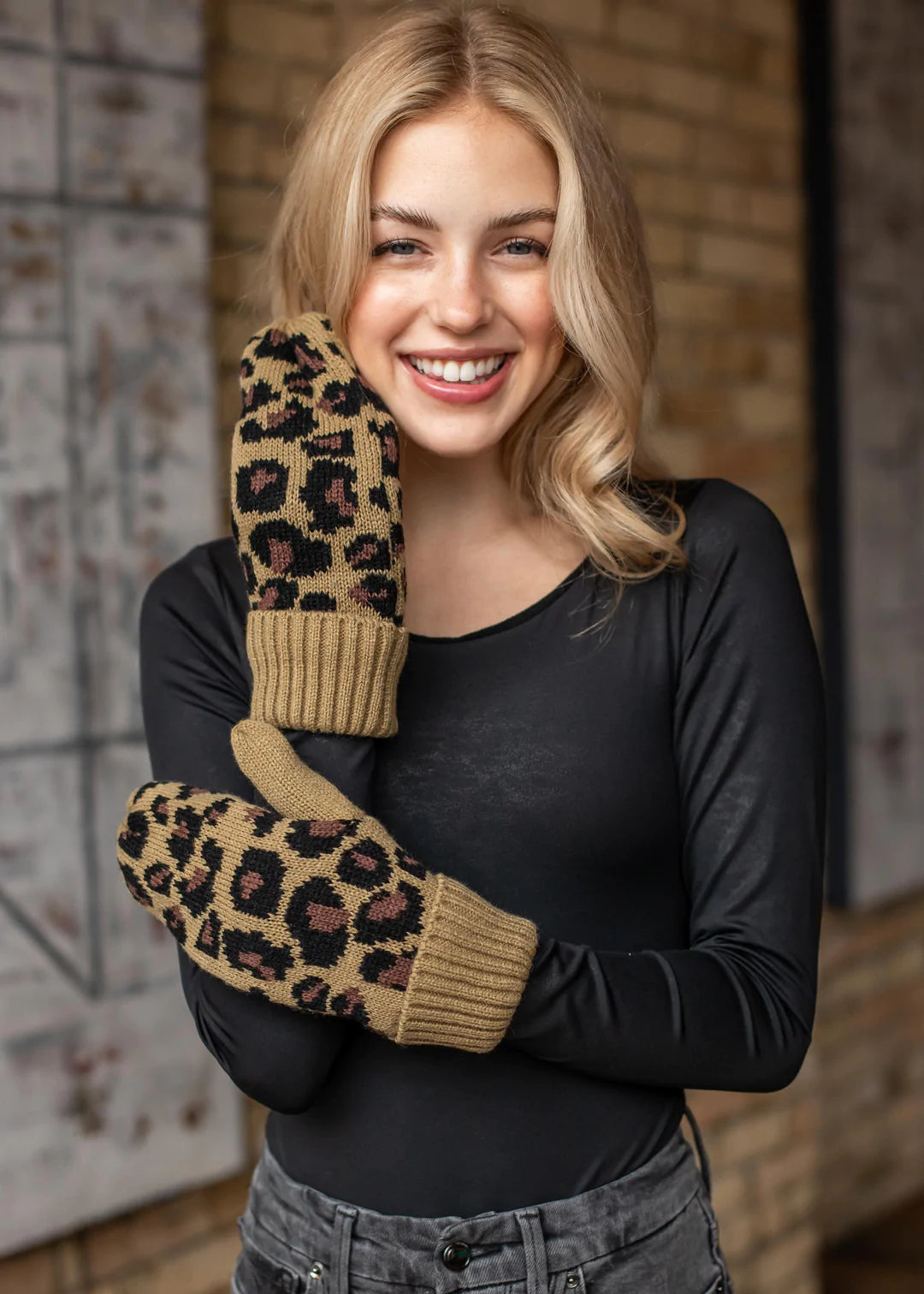 All Over Leopard Mittens